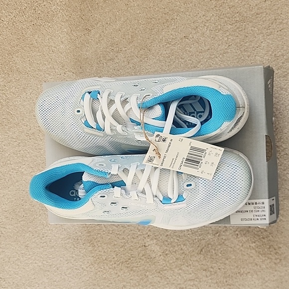 Adidas Womens Trainer - Picture 2 of 5